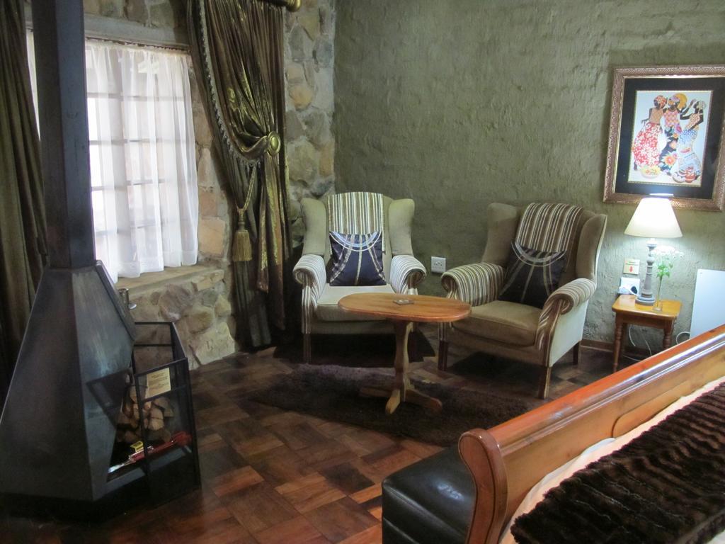 Hôtel Kliphuisjes à Dullstroom Extérieur photo